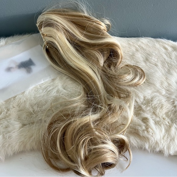 Claw Clip On Synthetic Curly Ponytail - Picture 2 of 10